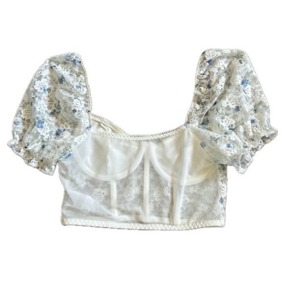 Today only!! White Floral Lace Puff Sleeve Top Size Small - Picture 4 of 4